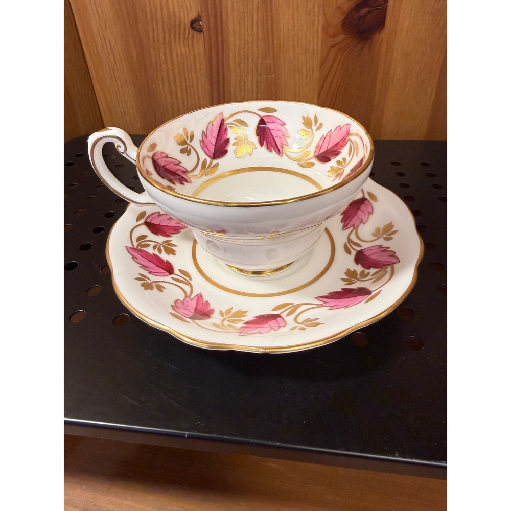 Royal Bone China England Pink Leaf Gold Teacup & Saucer Set V2570
